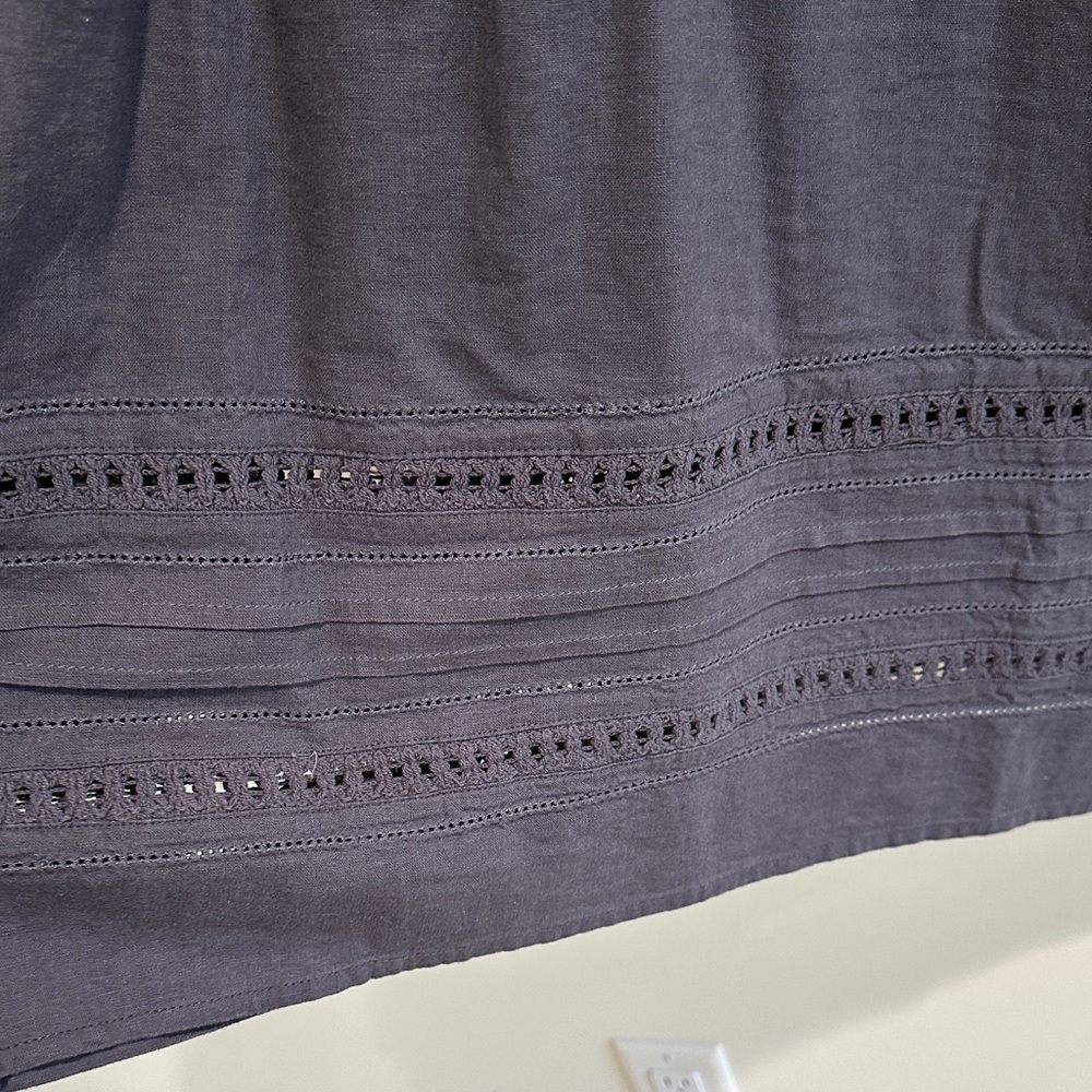 NWT Splendid Sleeveless Eyelet Detail Tunic in Charcoal - Size Medium - Picture 4 of 5